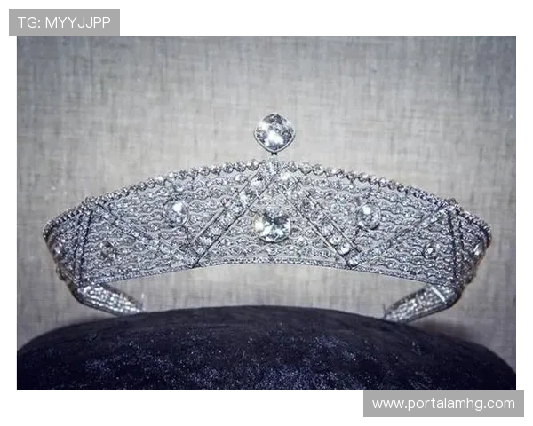 国际皇冠彰显王者风范，全球奢华珠宝旗舰展现尊贵气质